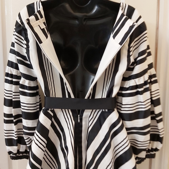 B&W Striped V-Neck Top - Boston Proper - Picture 4 of 12